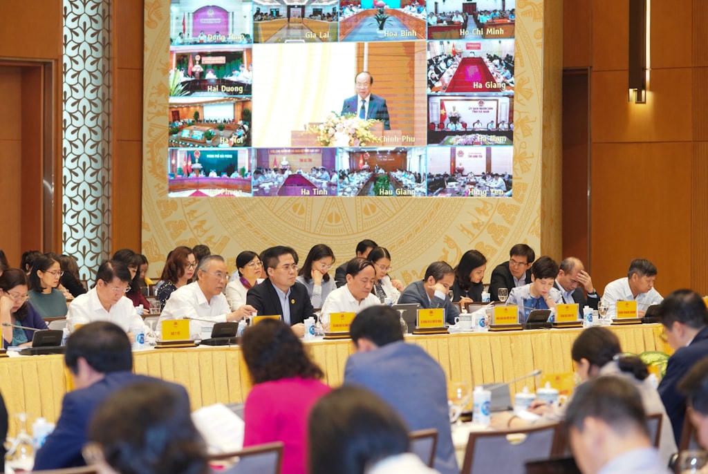 Đại biểu dự Hội nghị tại Hà Nội và các điểm cầu. Ảnh: VGP/Quang Hiếu.