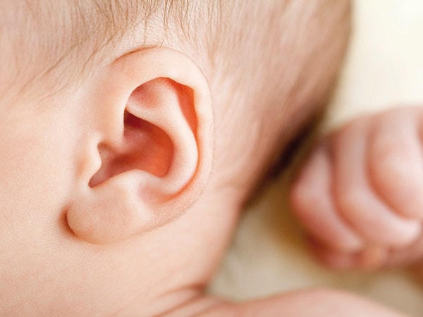 Có nên lấy ráy tai cho trẻ không?