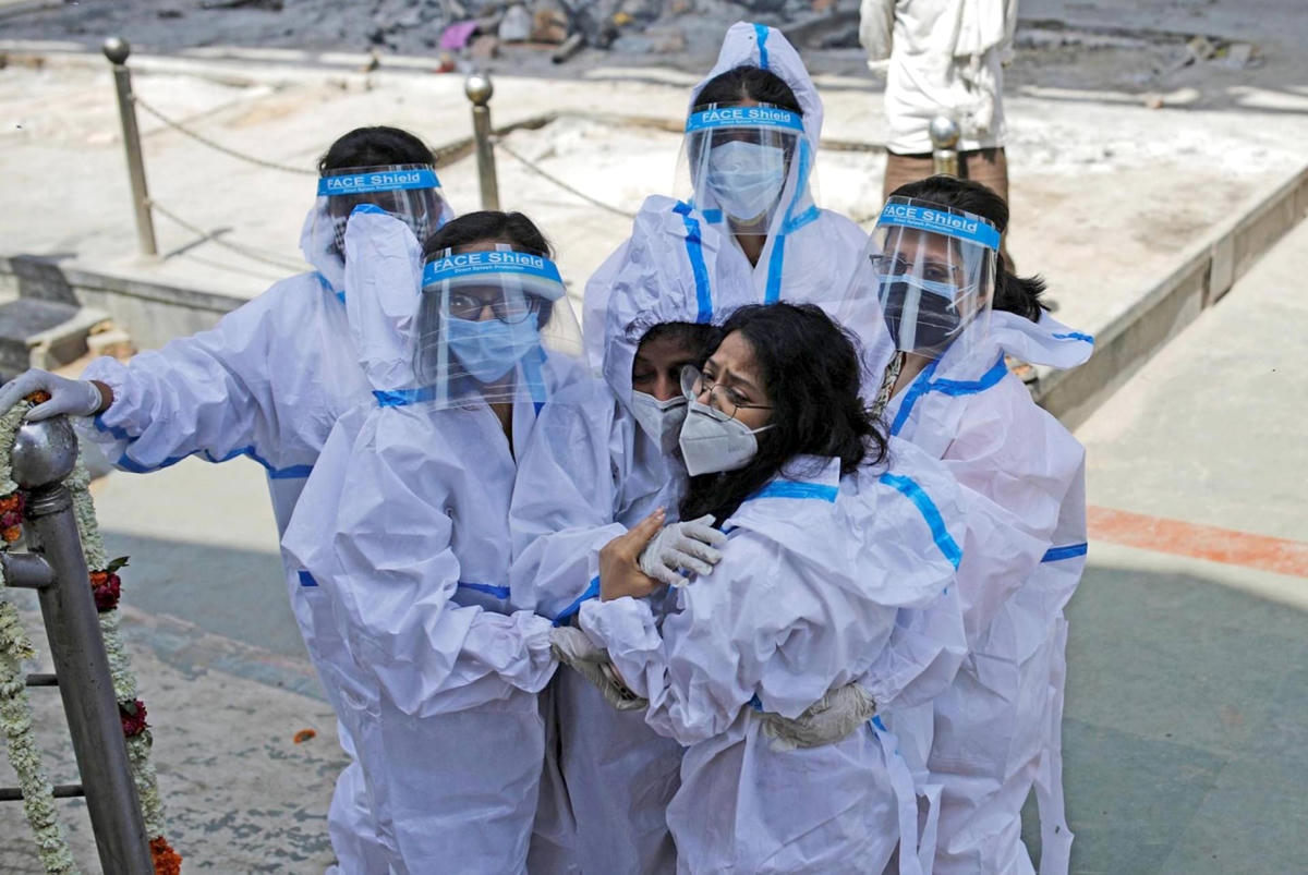 Ấn Độ đang trong tâm bão Covid-19. Ảnh: Reuters.