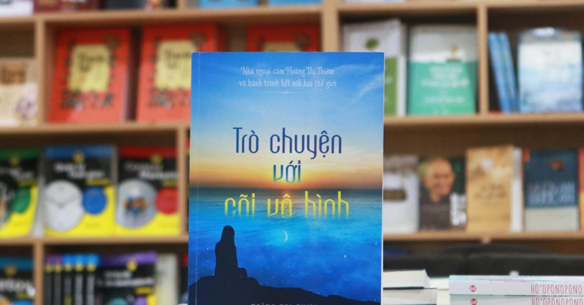 Cuốn sách Trò chuyện với cõi vô hình do Thái Hà Books phát hành.