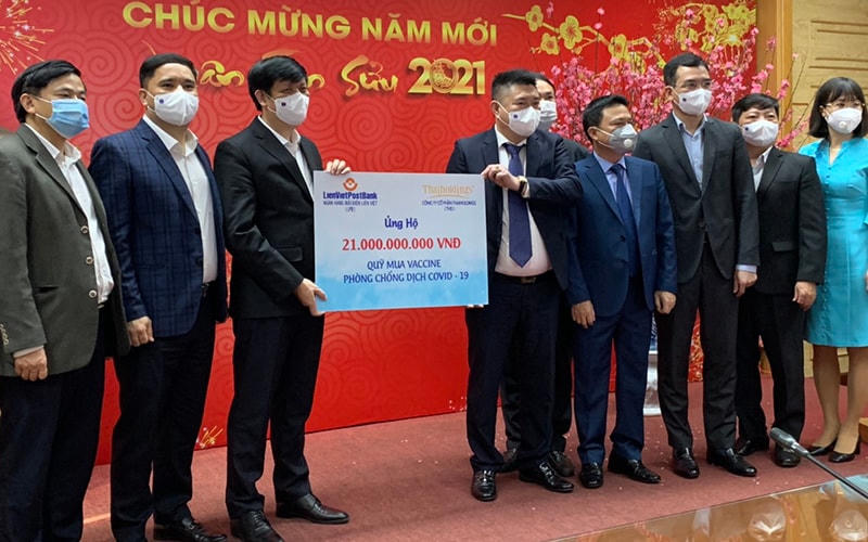 LIENVIETPOSTBANK và THAIHOLDING trao tặng 21 tỷ đồng cho quỹ mua vaccine ngừa covid-19