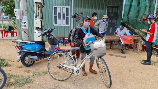 Mỗi ngày đi được gần 30km (do người mẹ bị bệnh), sau 10 ngày cả 4 mẹ con chỉ đi được gần 300km.