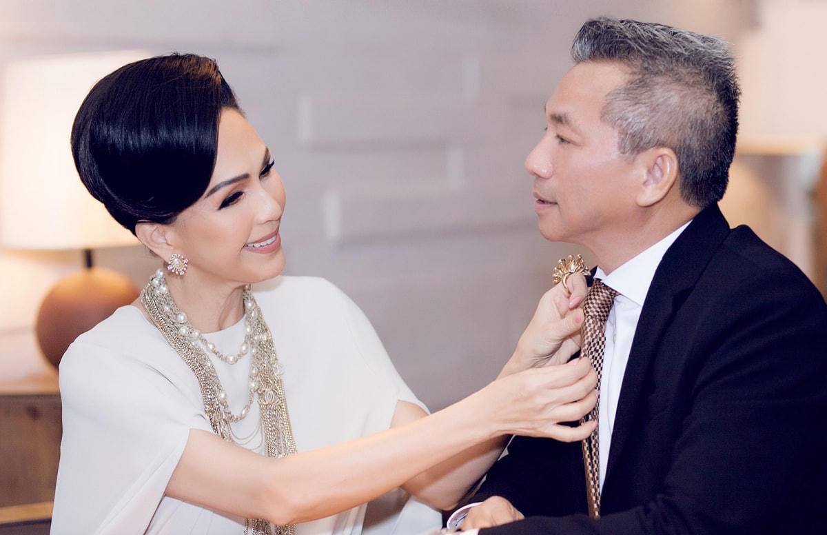 Diễm My nhiều lần khoác tay chồng đại gia đi sự kiện. 