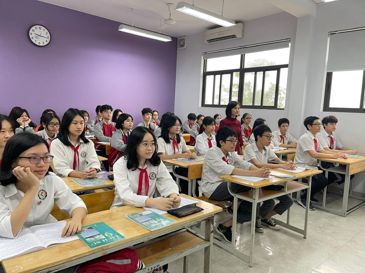 Theo các thầy cô, muốn học sinh yêu Sử, giáo viên phải là người truyền lửa. Ảnh: NGUYỄN HOÀI.