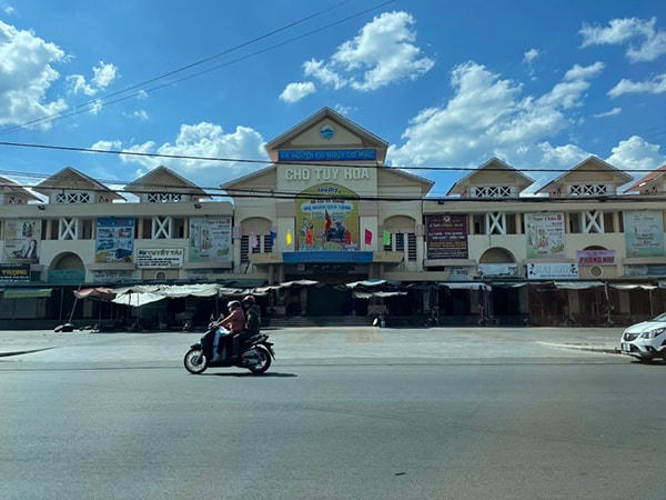 Chợ Tuy Hòa, TP Tuy Hòa (Phú Yên) tạm dừng hoạt động để phòng Covid-19.