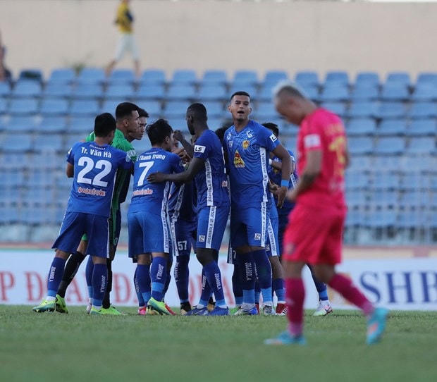 Quảng Nam một lần nữa đề nghị kết thúc sớm V-League 2020 khi phải chủ động tự cách ly vì Covid-19. (Ảnh: VPF).