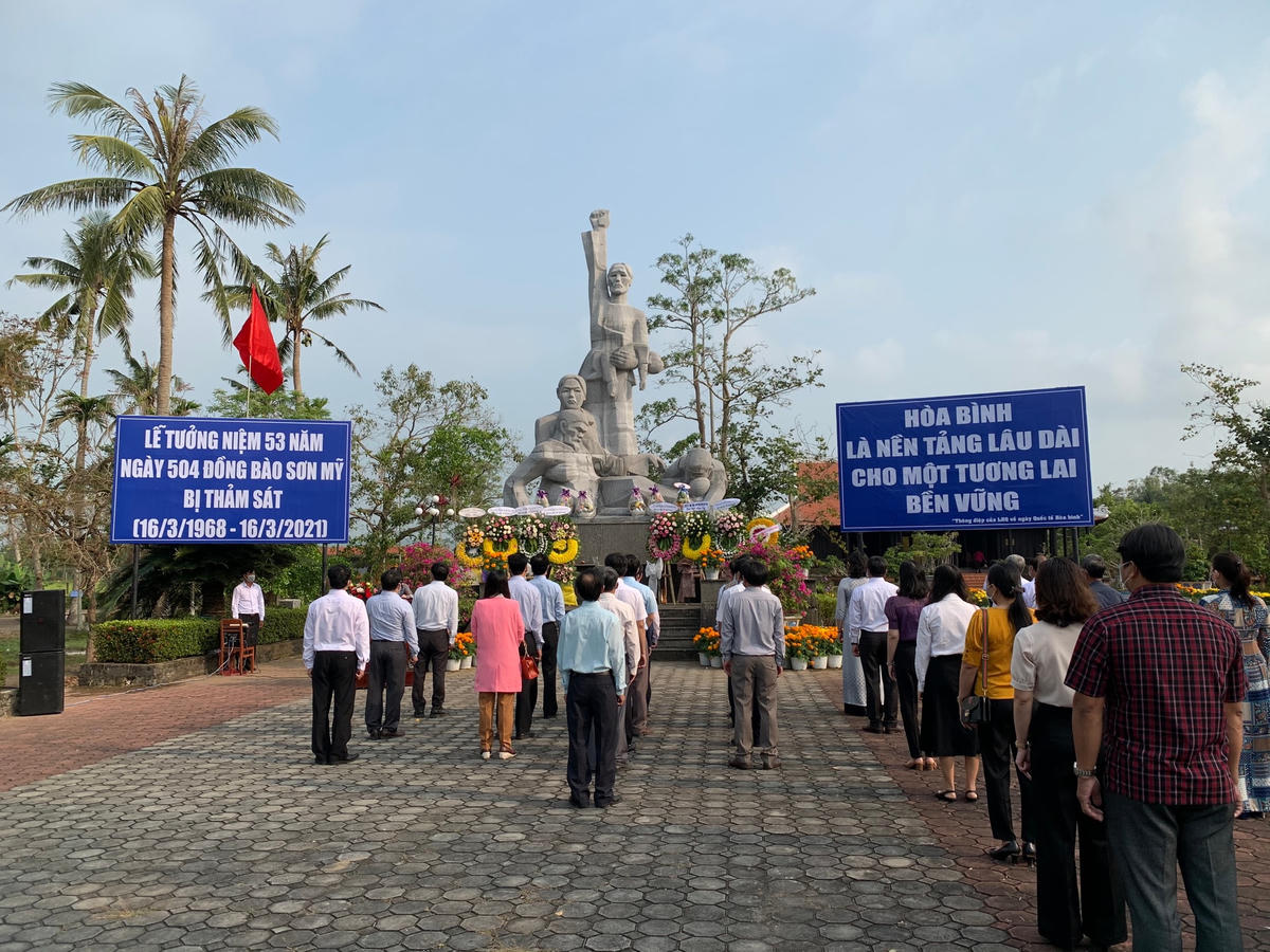 Quang cảnh Lễ tưởng niệm 53 năm ngày 504 thường dân Sơn Mỹ bị sát hại.