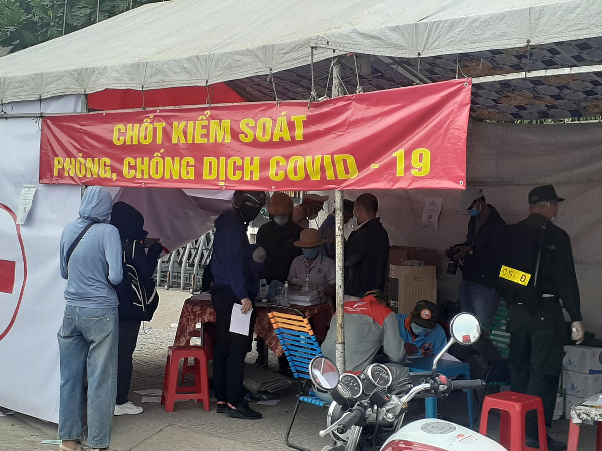 Chốt kiểm dịch đặt tại cầu Đồng Nai làm việc hết công suất từ khi có văn bản 6180.