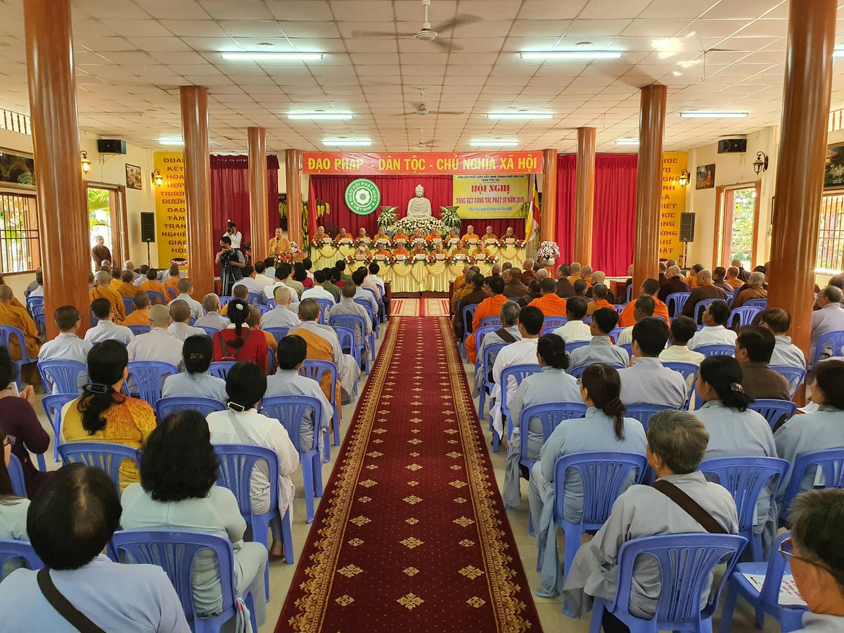 Toàn cảnh hội nghị.