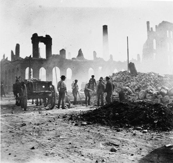 Đống đổ nát sau trận Đại hỏa hoạn năm 1904. Ảnh: City of Toronto.