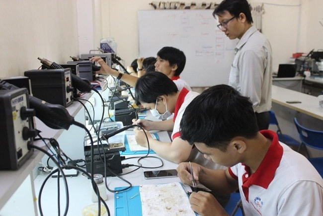 Dạy kiến thức văn hóa trong trường nghề: Trông chờ thông tư
