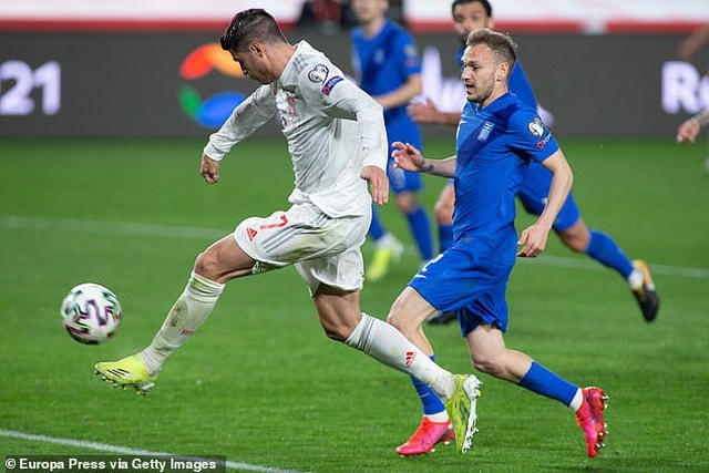 Morata mở tỷ số trận đấu cho Tây Ban Nha.  