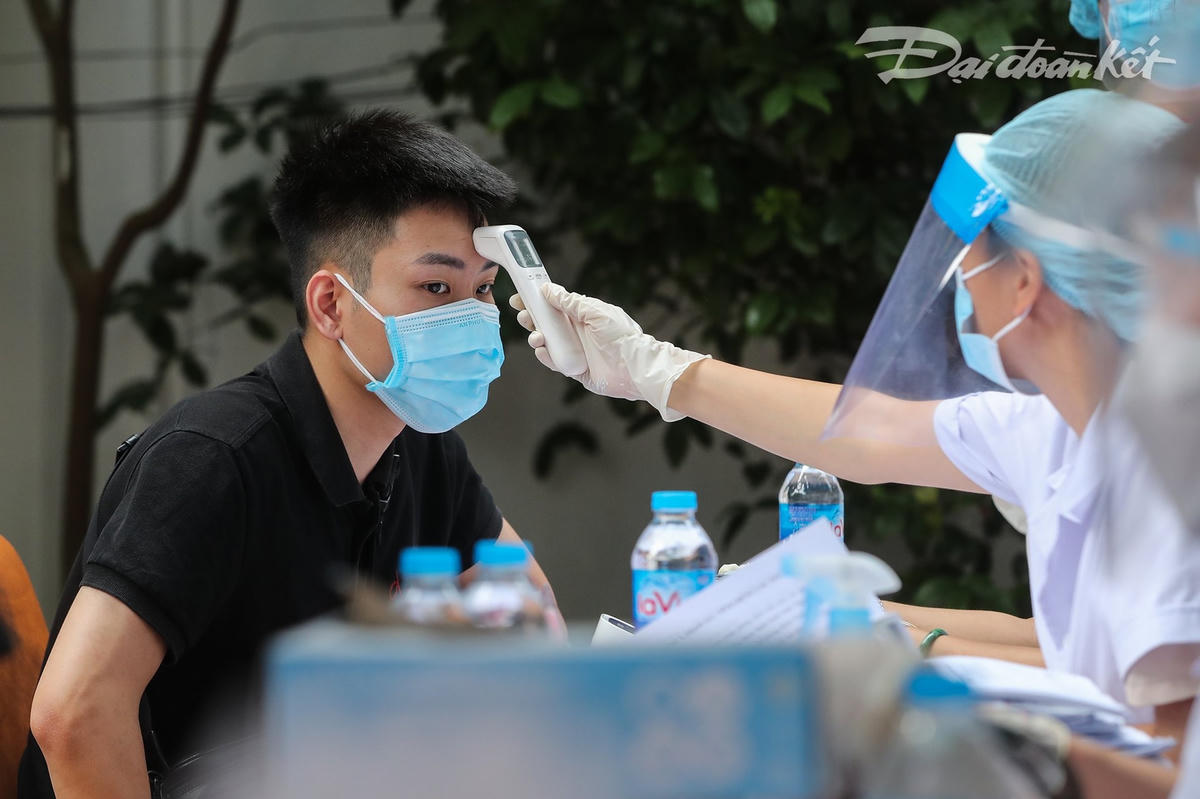 [ẢNH] Linh hoạt, sáng tạo trong bố trí điểm tiêm chủng vaccine phòng Covid-19