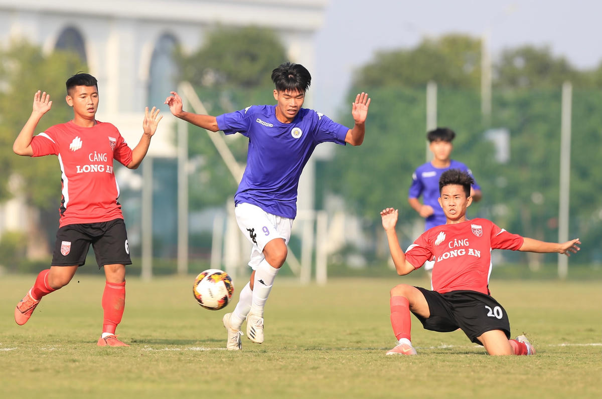 U17 Hà Nội có chiến thắng dễ dàng trước U17 Long An