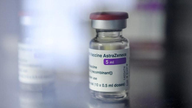 Bộ Y tế: Có thể tiêm mũi 2 vaccine AstraZeneca cách mũi 1 từ 4 - 12 tuần.