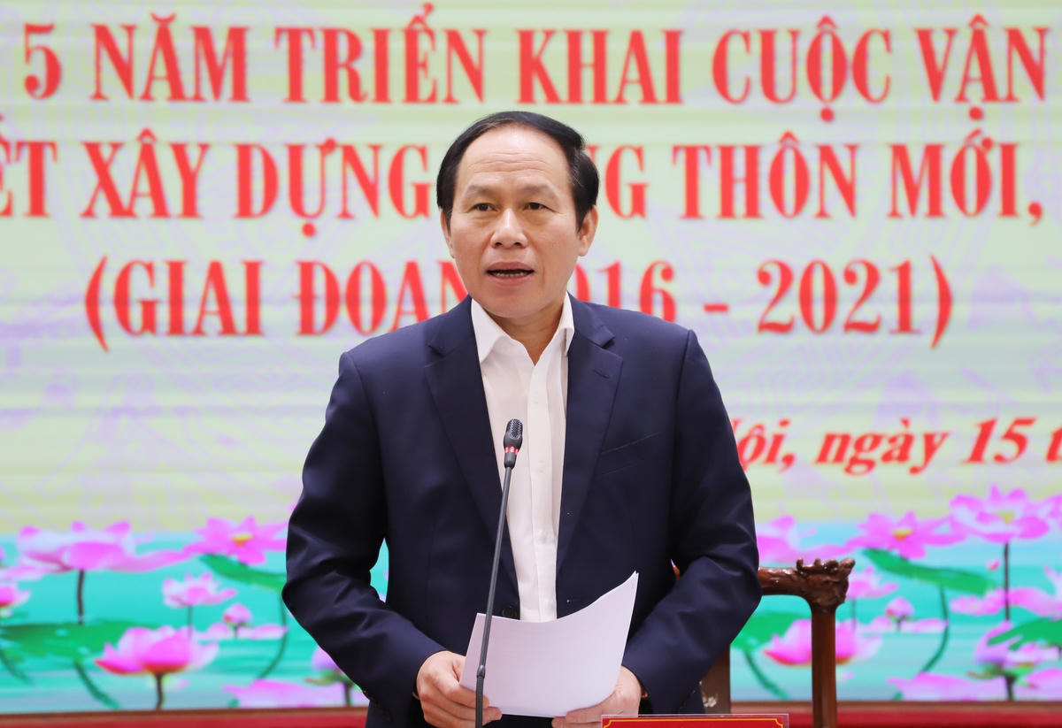 Phó Chủ tịch - Tổng Thư ký Lê Tiến Châu phát biểu tại Hội nghị.