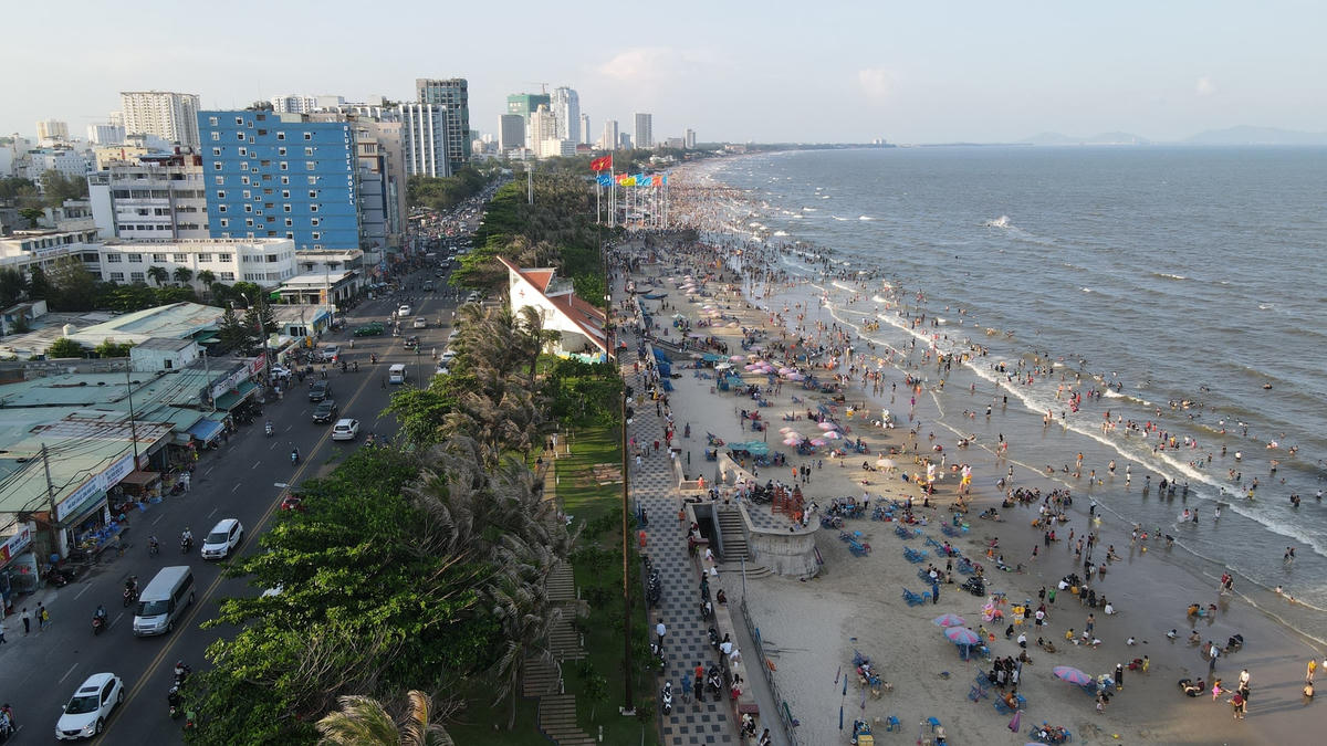 Dự kiến hết tháng 10, người dân Vũng Tàu sẽ được kinh doanh du lịch, tắm biển trở lại.