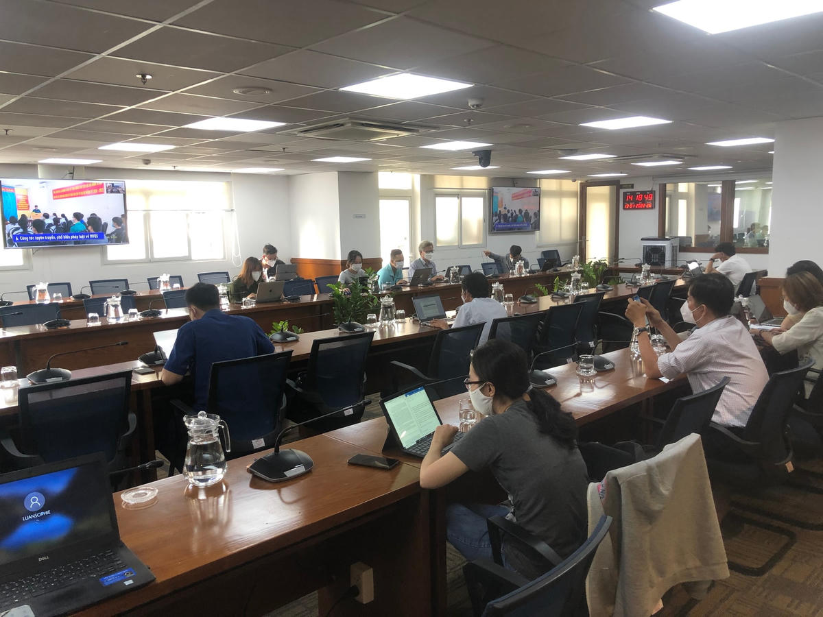 Quang cảnh buổi họp báo tại đầu cầu Trung tâm Báo chí TP HCM chiều 13/1. (Ảnh: Hồng Phúc).