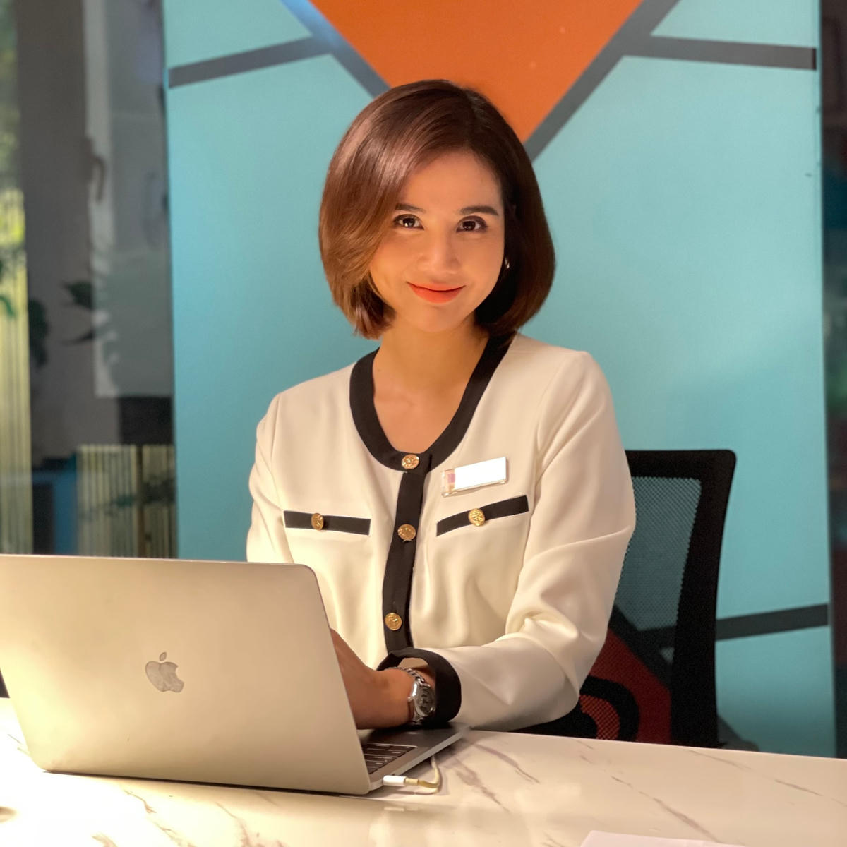 Ở mỗi tập phim, khi nhân vật Vân Trang xuất hiện, khán giả thấy rõ gu thời trang của cô, đồng thời nhờ phong cách riêng Minh Huyền phần nào ghi dấu ấn riêng cho nhân vật của mình tạo điểm nhấn thu hút sự quan tâm của khán giả.