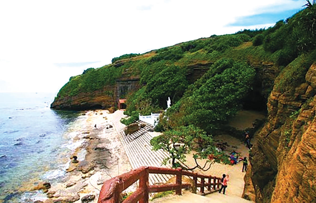 Khu vực chùa Hang.