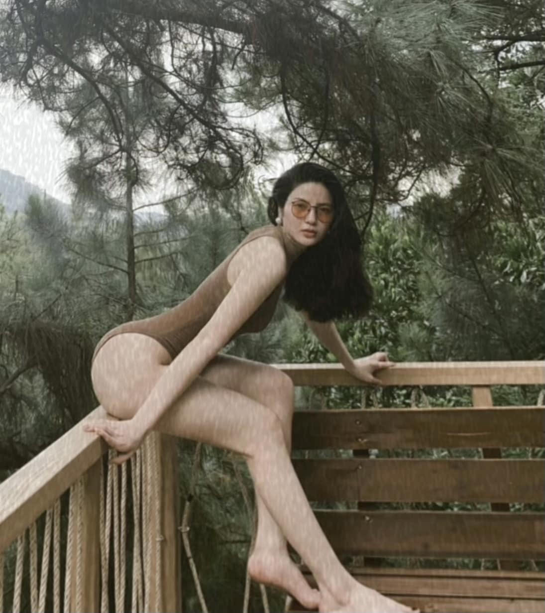 Thanh Huyền sở hữu body vô cùng gợi cảm, vóc dáng nuột nà, vòng nào ra vòng đấy.