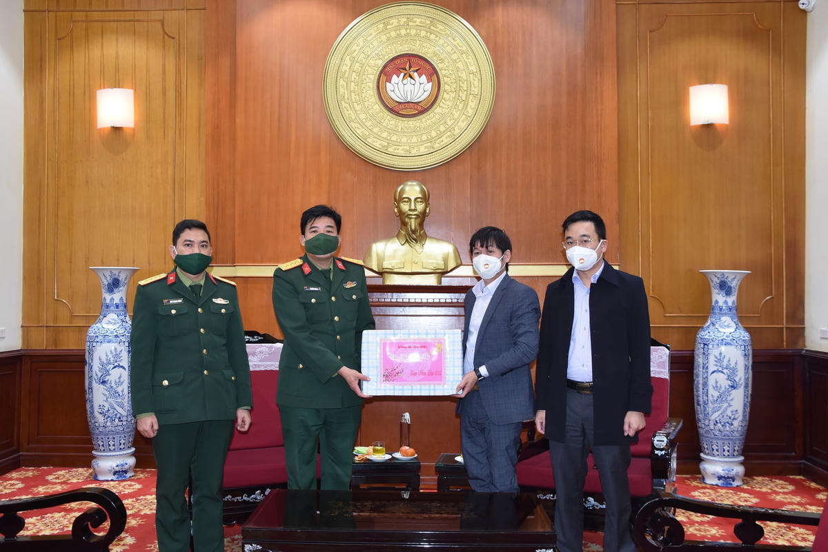 Đoàn công tác Sư đoàn 308 – Quân đoàn 1 thăm, chúc mừng UBTƯ MTTQ Việt Nam.