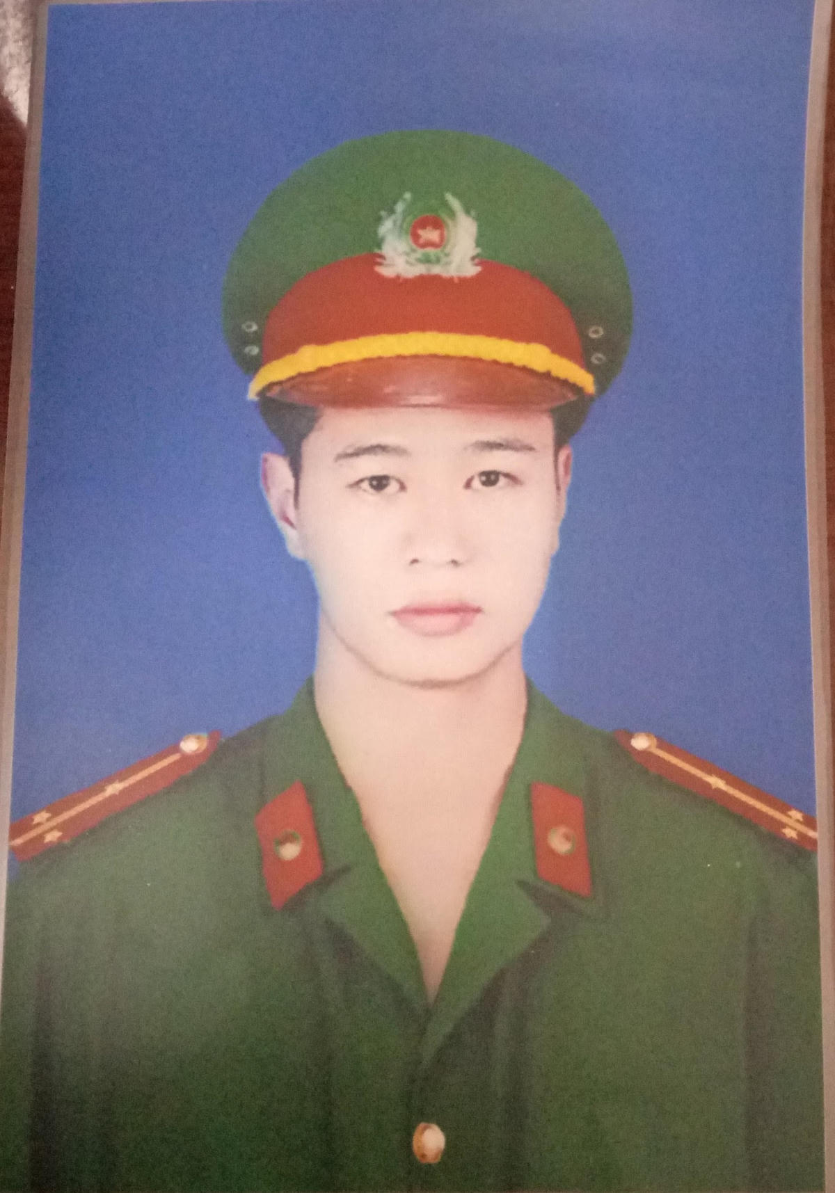 Thượng úy Nguyễn Tuấn Minh - người vừa hy sinh trong khi làm nhiệm vụ.