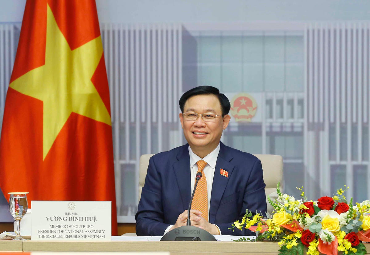 Chủ tịch Quốc hội Vương Đình Huệ tại hội đàm.