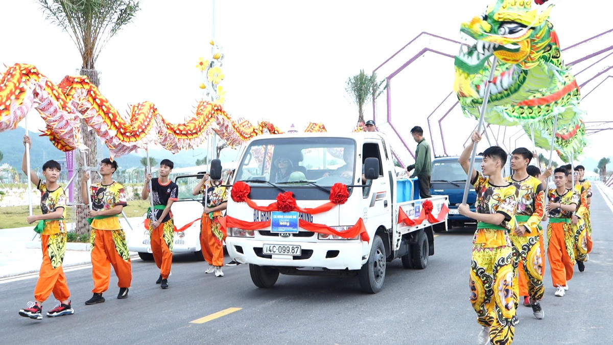 Hoạt động đón cá song tới Lễ hội Ẩm thực Vân Đồn lần thứ I - năm 2020. Ảnh: BQN.