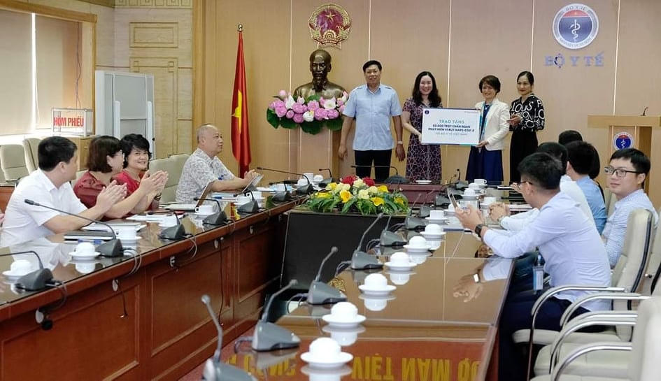 Quang cảnh Lễ tiếp nhận. Ảnh: Trần Minh (Báo Sức khỏe và Đời sống).