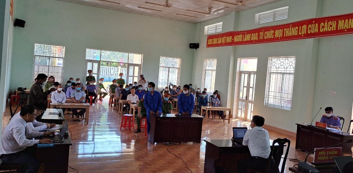Quang cảnh buổi xét lưu động tại xã Ba Trang.