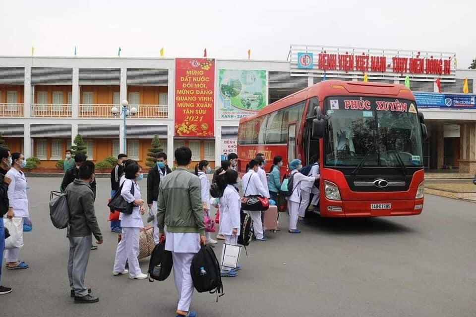 Thầy thuốc BV Việt Nam - Thuỵ Điển Uông Bí sẵn sàng vào tâm dịch