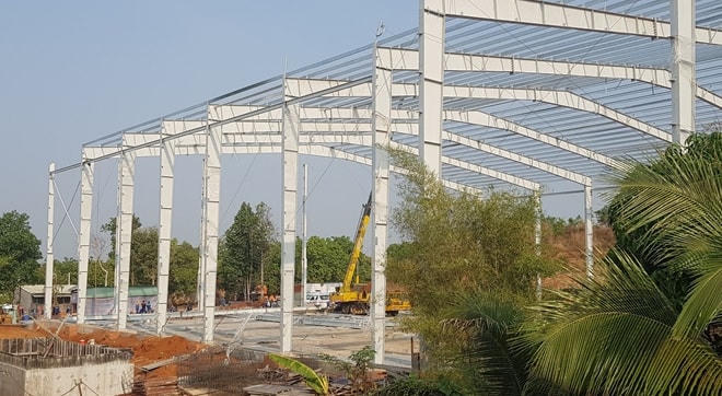 Hiện trường vụ móc cần cẩu bị rơi khiến 2 người chết, 1 người bị thương. Nguồn: CAND.