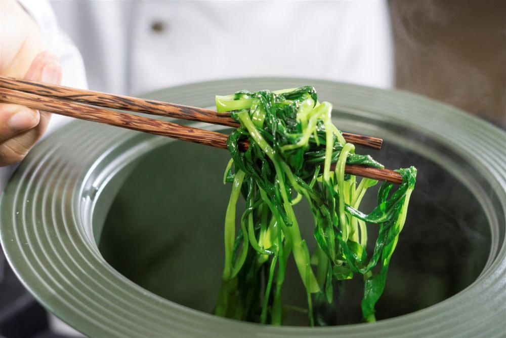 Loại rau nào cần phải chần qua trước khi nấu?