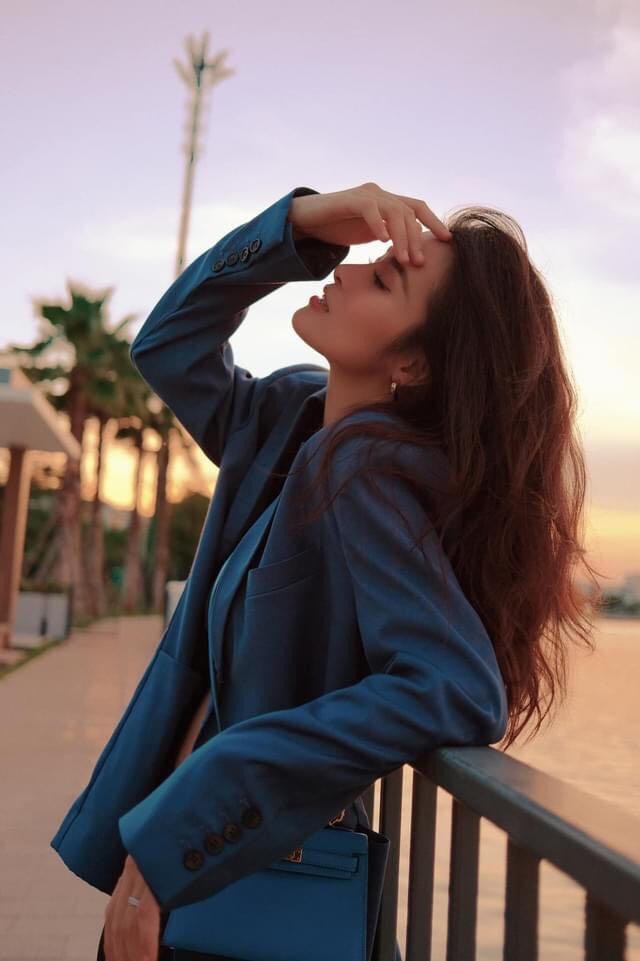 Đông nhi cũng đầy cuốn hút trong chiều Chủ Nhật đầu tiên sau giãn cách.