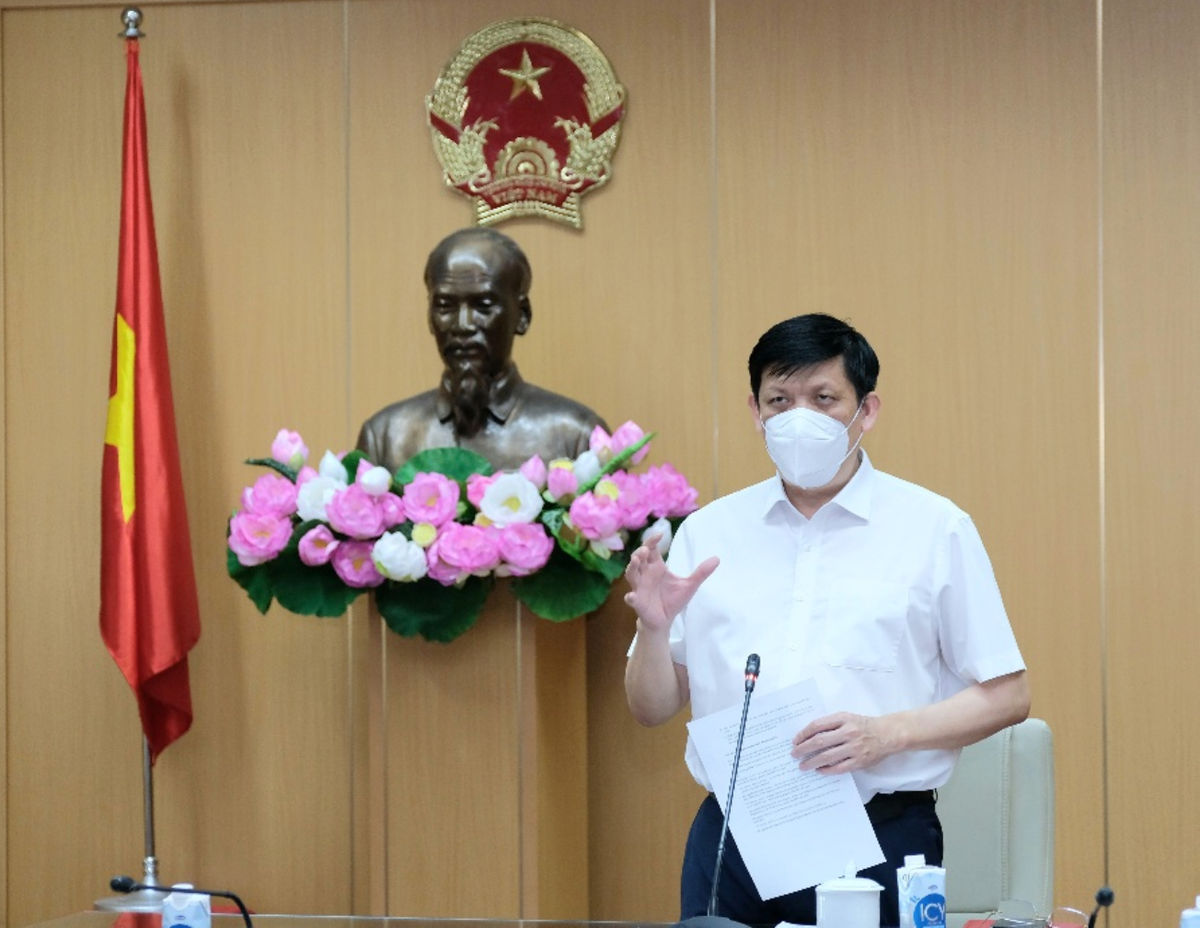 GS.TS Nguyễn Thanh Long, Bộ trưởng Bộ Y tế chủ trì cuộc họp. Nguồn: Trần Minh.