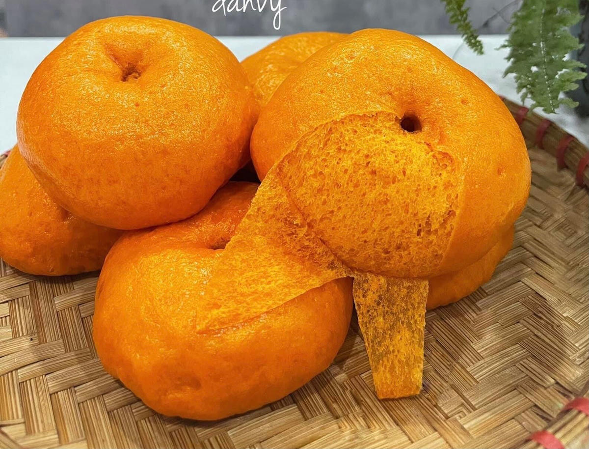 Bánh bao fake khi bóc vỏ. Ảnh: NVCC