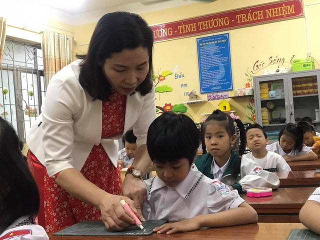 Ở khối trường phổ thông công lập, một số trường nếu "khéo co" thì ấm.  