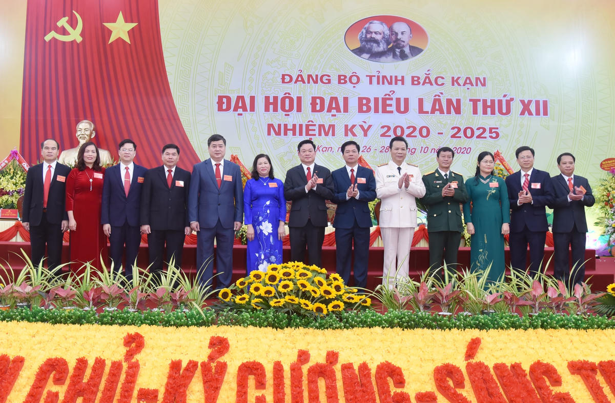 Ban Thường vụ Tỉnh ủy Bắc Kạn khóa XII, nhiệm kỳ 2020-2025. Ảnh: Báo Bắc Kạn.