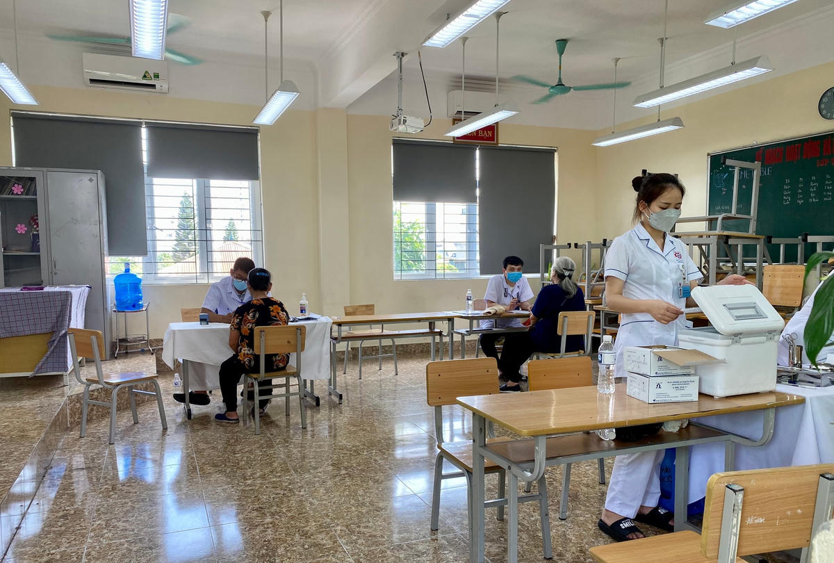 [Ảnh] TP Hạ Long: Thực hiện tiêm chủng diện rộng, nâng cao miễn dịch  'vùng xanh'
