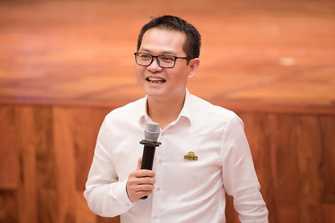 NSND Trung Hiếu, Giám đốc Nhà hát Kịch Hà Nội.