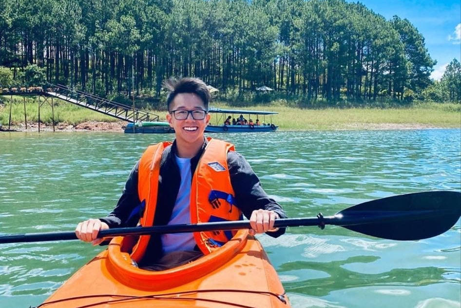 Matt Liu tự nhận xét mình là người cẩn trọng trong kinh doanh, đam mê thể thao, đặc biệt là golf. Anh từng đoạt nhiều giải thưởng ở bộ môn này.  