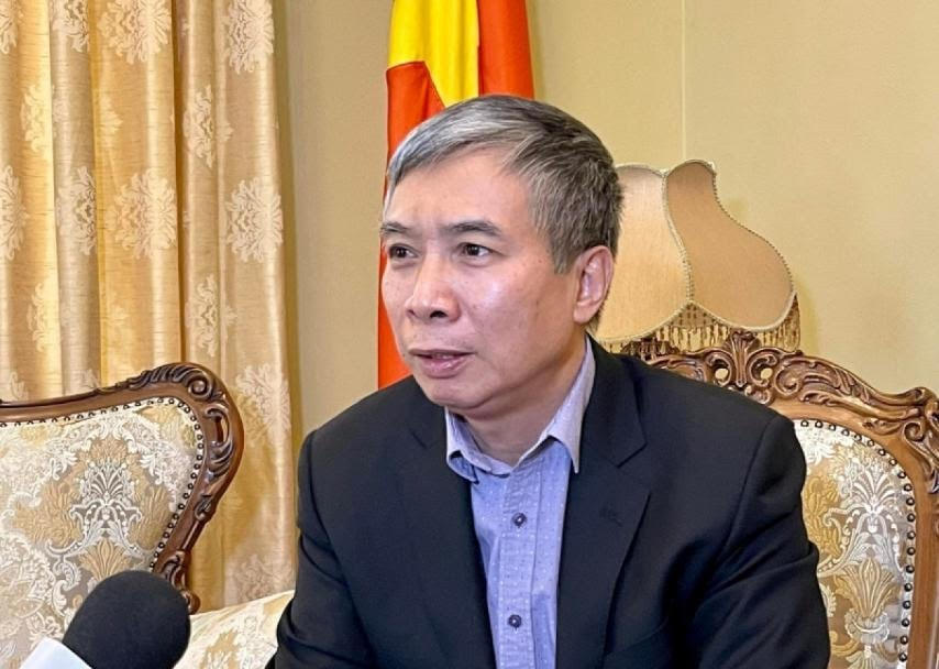 Đại sứ Đặng Trần Phong.