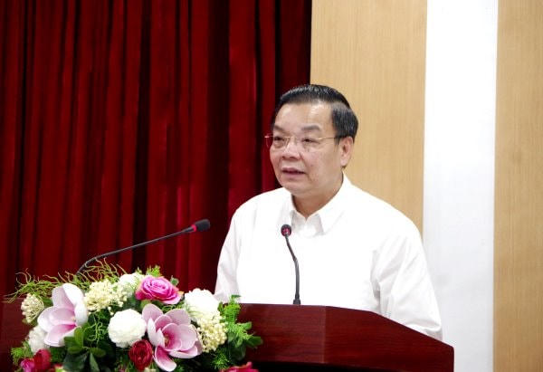 Chủ tịch UBND TP Hà Nội Chu Ngọc Anh phát biểu tại cuộc tiếp xúc cử tri. Ảnh: VGP.