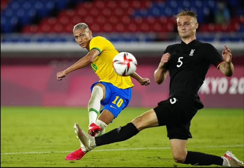 Richarlison đi vào lịch sử sau cú hat-trick cho Olympic Brazil