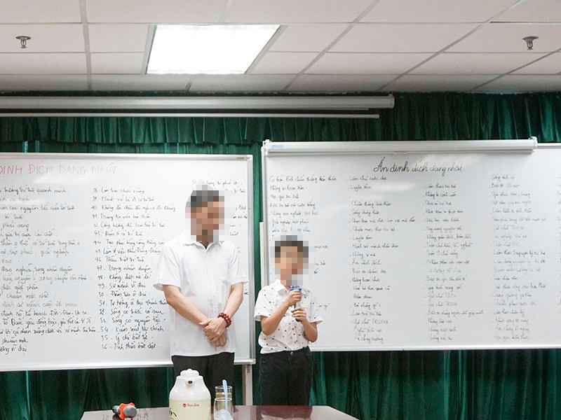 Một buổi sinh hoạt của lớp Vĩ nhân tương lai. Ảnh: CLB Tình Người. 