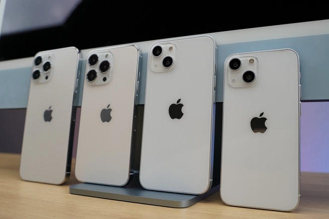Mô hình 4 phiên bản iPhone 13.