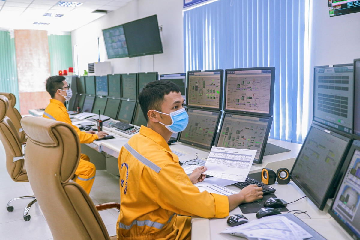 Người lao động PV GAS thực hiện nghiêm các yêu cầu phòng chống dịch Covid-19 trong lao động sản xuất.