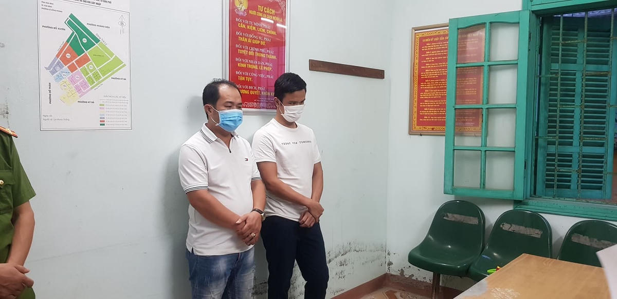 Đạt và Việt sau khi bị bắt.