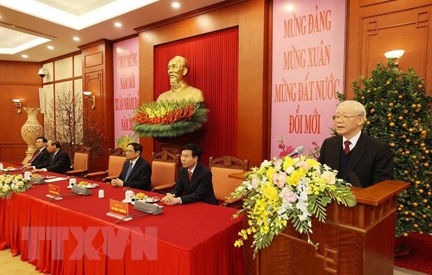 Tổng Bí thư Nguyễn Phú Trọng chúc Tết các đồng chí lãnh đạo và nguyên lãnh đạo Đảng, Nhà nước. Ảnh: TTXVN.